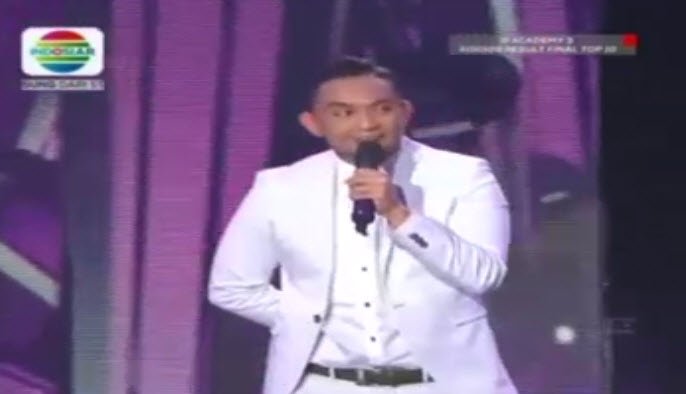 Indosiar's tweet photo. Kejutan untuk @Rina_Nose kedatangan @FakhrulRaz1 sebagai juri #DAcademy3.
ROMANTIS!!! https://t.co/FcFUHyqHiy