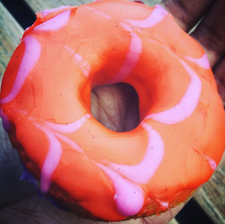 shazreen_c's tweet photo. Thank you for such a lovely workshop, decorating delicious @vickysdonuts https://t.co/MUVZeVwOQY