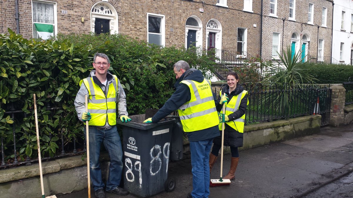 Taking part in #teamdublincleanup down at NCR!!