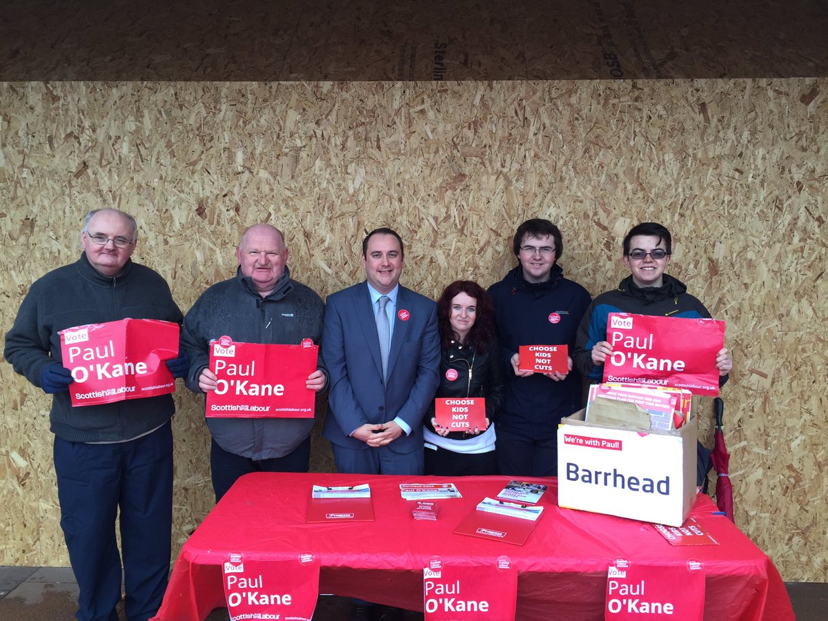 PFOKane's tweet photo. It may be a very wet Easter weekend but it's great to be out chatting to local people #teamokane #BothVotesLabour https://t.co/nXIYQn1Dr9