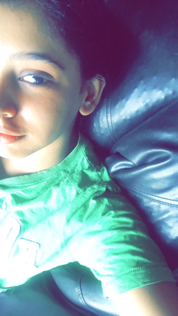 niti_taylor's tweet photo. I'm so bored its not even funny🙈 but then I am so lazy to do anything too.. 🙅🏻🙆🏻🙋🏻that's me hahahhaha https://t.co/5enM8v554c