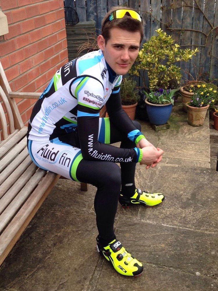 SebBatchelor's tweet photo. Nothing's faster than these fluo @SidiSport Drako's. Thanks @Saddleback_Ltd, now I have to keep up with my shoes! https://t.co/l6BaRITl8f