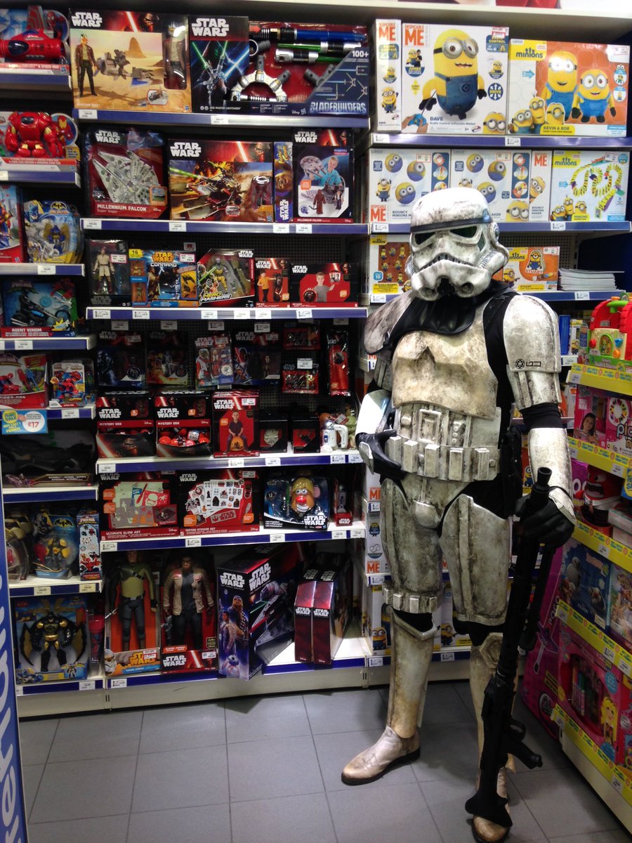 lottykeen1990's tweet photo. We had some visitors for our Star Wars Super Saturday at the IOW Entertainer! @EntTopTeams @keziow @ukgarrison https://t.co/TE88gOb2Xu
