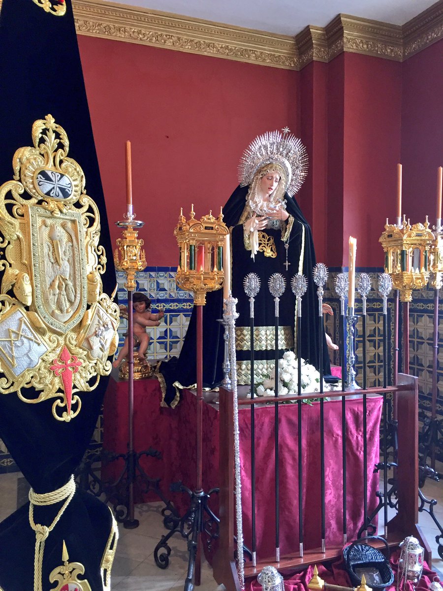 manucasatri's tweet photo. Acompañando este Sábado Santo a @RosarioStgo. Preludio de un magnífico fin de #semanasanta en #AlcaladeGuadaira https://t.co/C2zMKPLtAy