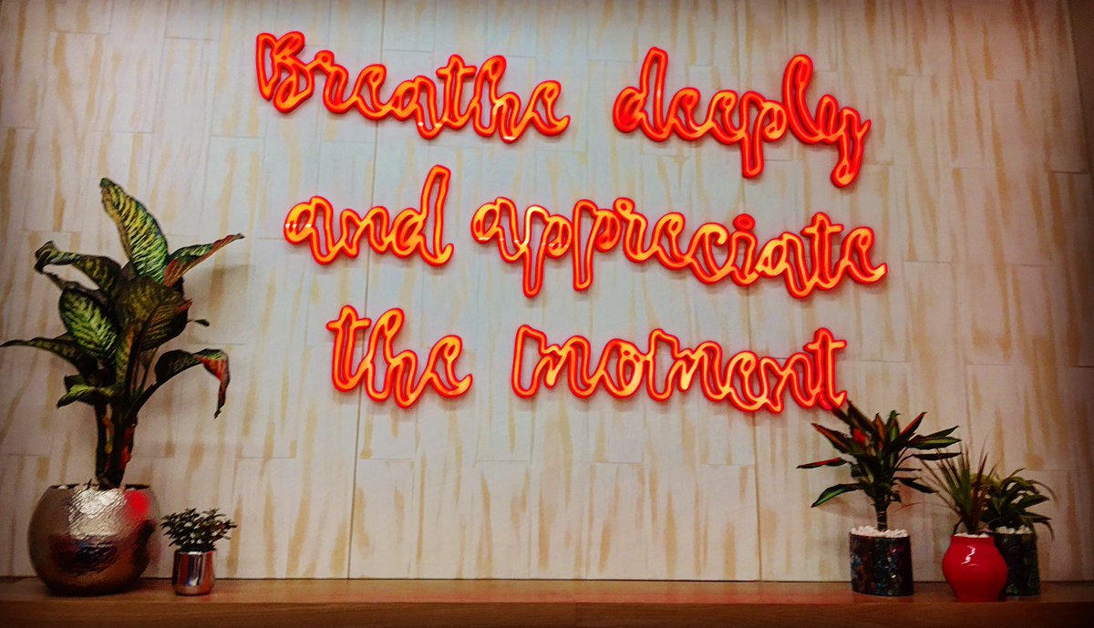 NoushKhatami's tweet photo. #breathe deeply @lululemon ... Real #yogis are #grateful 😍 https://t.co/NjMiNnnvOU