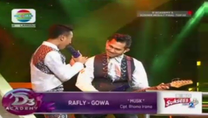 Indosiar's tweet photo. TOTAL!! Malam ini @DA3_Rafly bawakan lagu Rhoma Irama berjudul Musik. 
Kirim komentar kamu juga yuk. #DAcademy3 https://t.co/O3Fso62Kzm