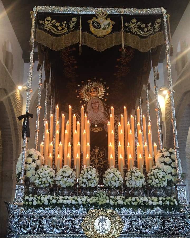 SoledaddeLucena's tweet photo. Ya aguarda su salida... #SábadoSanto https://t.co/vlYrl0JxqI