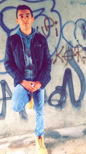 EnisMefaili's tweet photo. Moti i thash do fjal që sot i përsëritin Kan me msu tëton tvërten kur ta nijn Enisin. https://t.co/lF1aM0Duf4