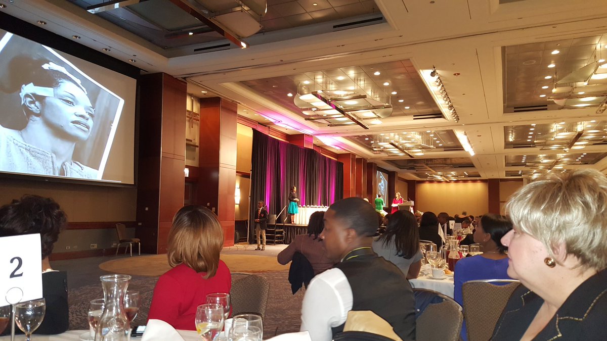LmarieAsad's tweet photo. The Theresa Fambro Hooks Lifetime Achievement Award was awarded to the fabulous @MerriDee1 #ChicagoDefenderWOE2016 https://t.co/zndzmKjG4Q