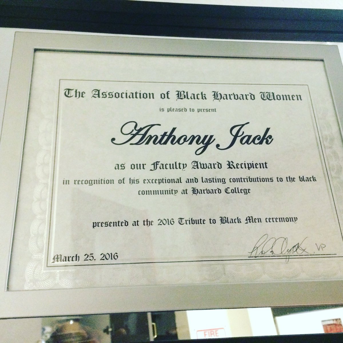 tony_jack's tweet photo. Thank you ABHW for such an honor: 2016 #TributeToBlackMen Faculty Award. @InequalityHKS @hgse #FirstGenProf @Harvard https://t.co/qWgTDBJbrw