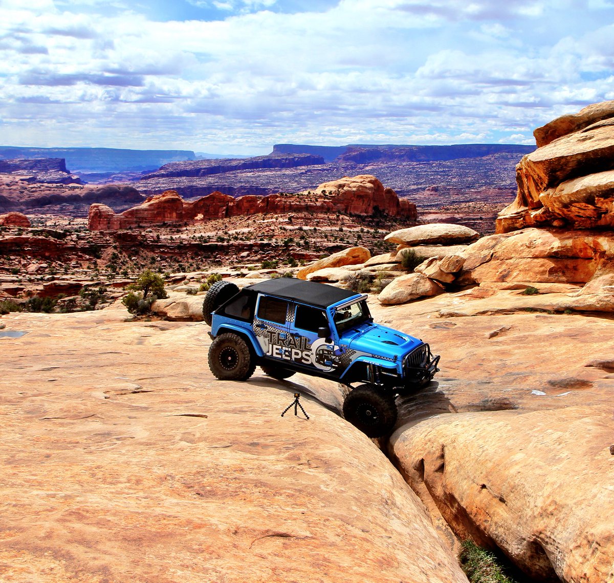 TrailJeeps's tweet image. El Jefe crossing over the Golden Crack #EJS2016
