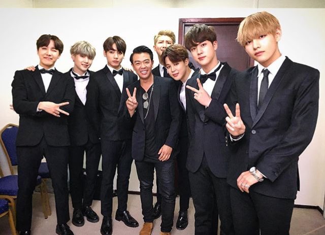 BTS_National's tweet photo. [INSTAGRAM] Wonho has posted a photo with BTS - KCON in AbuDhabi @BTS_twt #방탄소년단 

https://t.co/ckItQpy9ee https://t.co/v9hLEpHxHi
