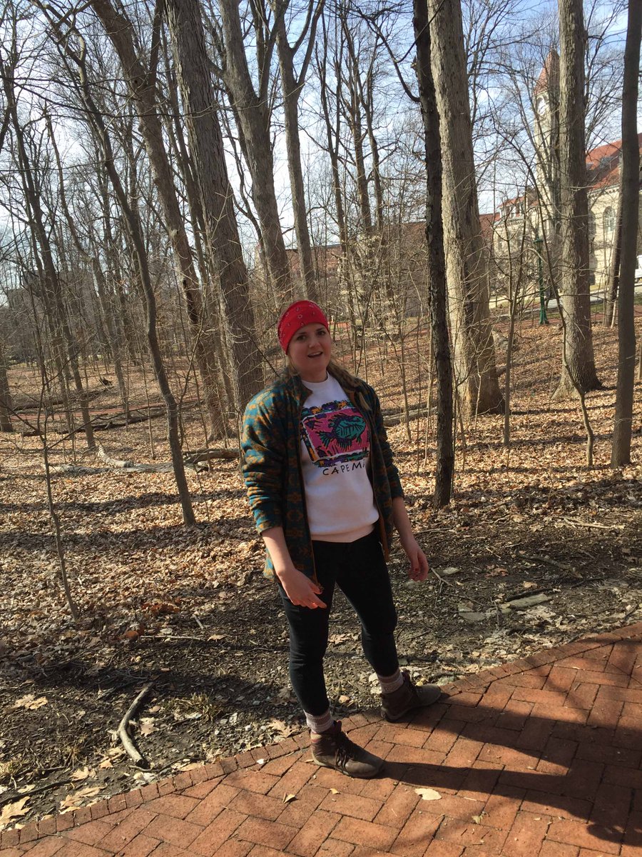 IU_Interp_Class's tweet image. Sydney gave an excellent presentation about the life cycle of trees today in Dunn’s Woods! #treepun #planttrees #IUB