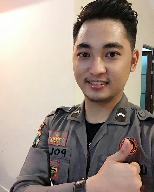 Irwanqu Bojonegoro On Twitter Rt Idhamaydayanti Pak Polisi Ganteng 