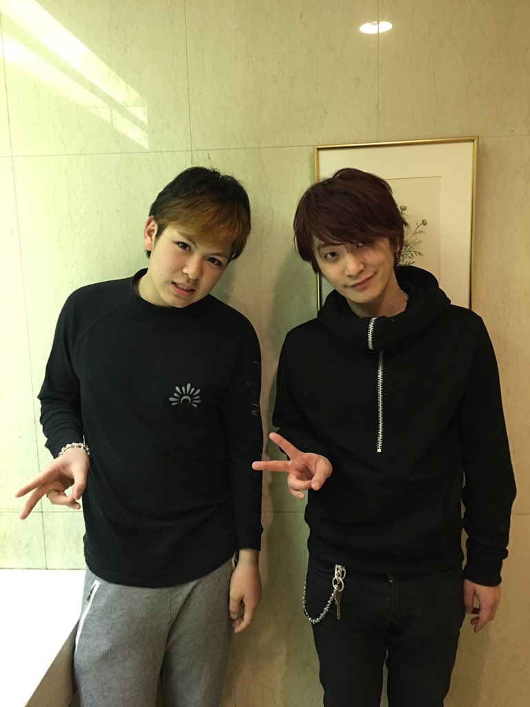 tatsu120430's tweet photo. お疲れ様でした2日間楽しめました(*^^*)

なんと同じホテルにメンバーが…
焦って震えてました((((；ﾟДﾟ))))

にしてもさとしくん優しいし
さおりちゃん顔ちっちゃかった〜^^;
また写真取りたいな話したいな♥️ https://t.co/MoSjsrBNO7