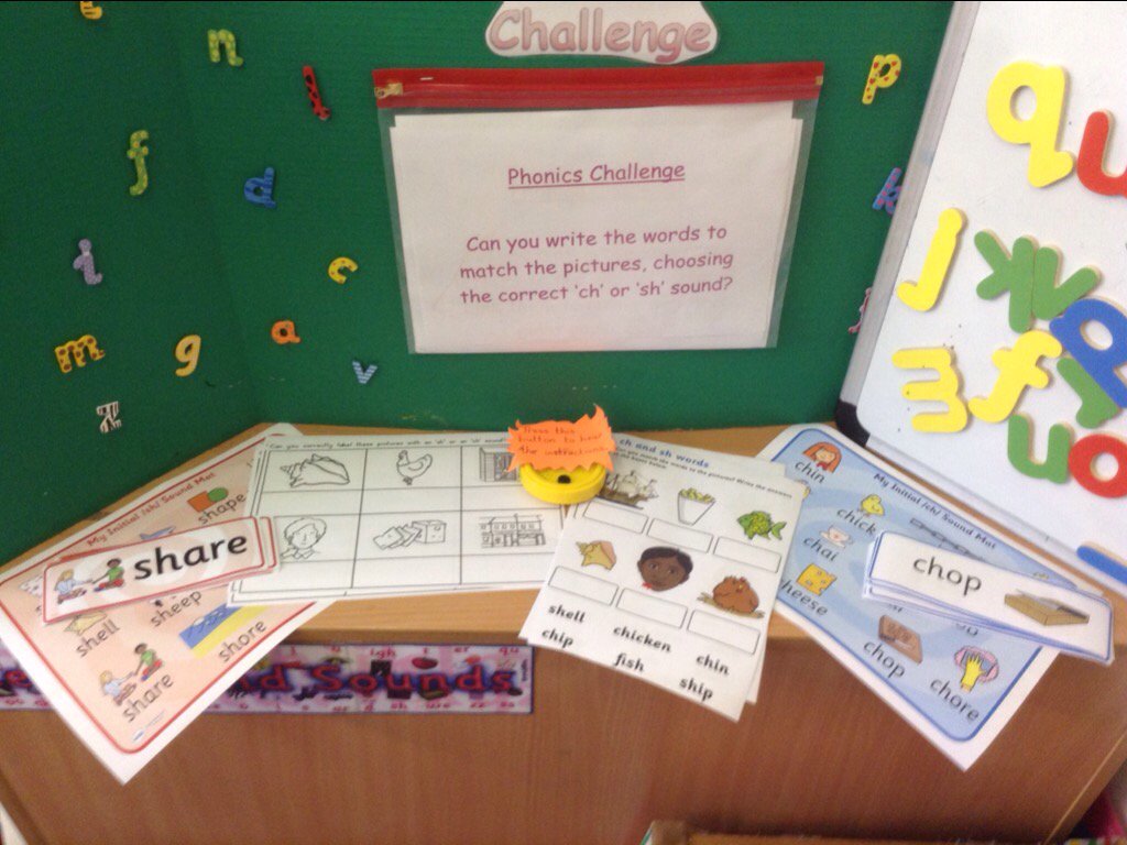 TheEYEducator's tweet photo. This 'ch' and 'sh' challenge set-up had my lot thinking! @twinklresources #lovetwinkl #EYFS https://t.co/vgF4XDqAV7