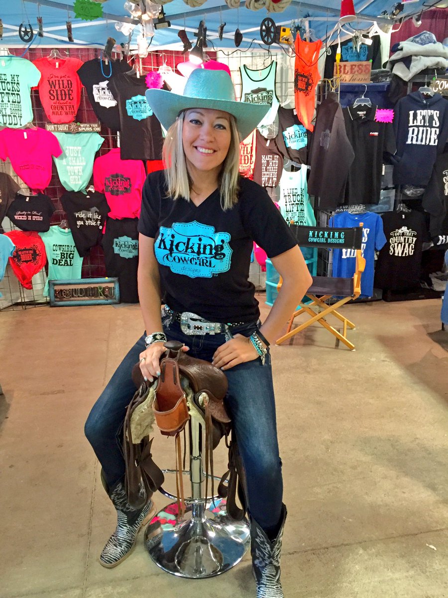 kimberlyvaters's tweet photo. Loving our newest item. #AllEquine #SaddleStool #KickingCowgirlDesigns @kickingcowgirls @WesternFair @AllEquineShow https://t.co/YOR4CdRD84