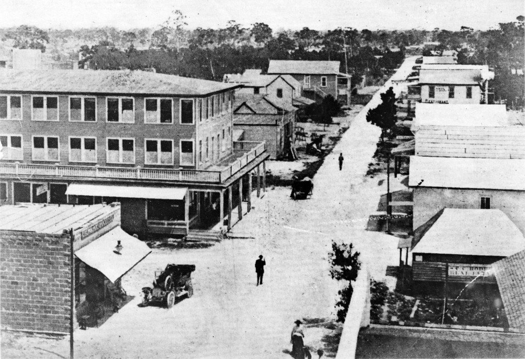 Flight_19's tweet photo. Las Olas Riverfront circa 1911. Happy 105th, @FTLCityNews! #FTLTID #954EVER #DefendTheFort https://t.co/tcARz1UBDQ