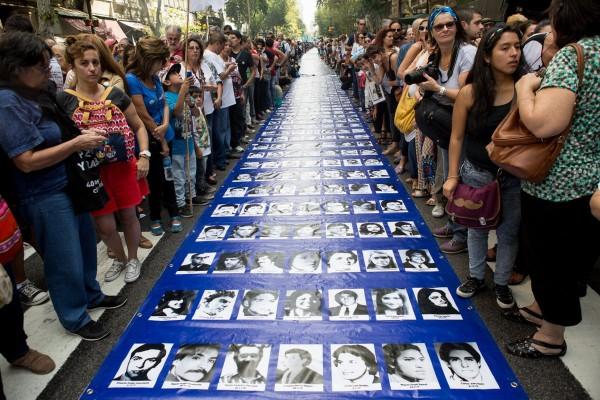 LeonardoDGrosso's tweet photo. La Resurrección vence al Cinismo https://t.co/416JdyJlZe #24DeMarzo #FueraObama #MemoriaVerdadYJusticia https://t.co/pOfYY9Ma6a