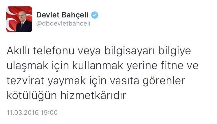 Yürüdüğüm kız sosyal medyada fazla Online olunca ben :