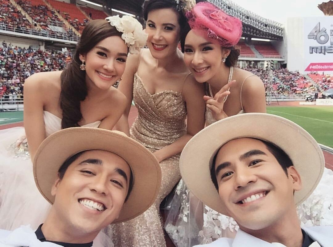 KhwamrusuekLuan's tweet photo. 46ปี ch3 happy birthday #46lovemission https://t.co/MGakg1SMvV