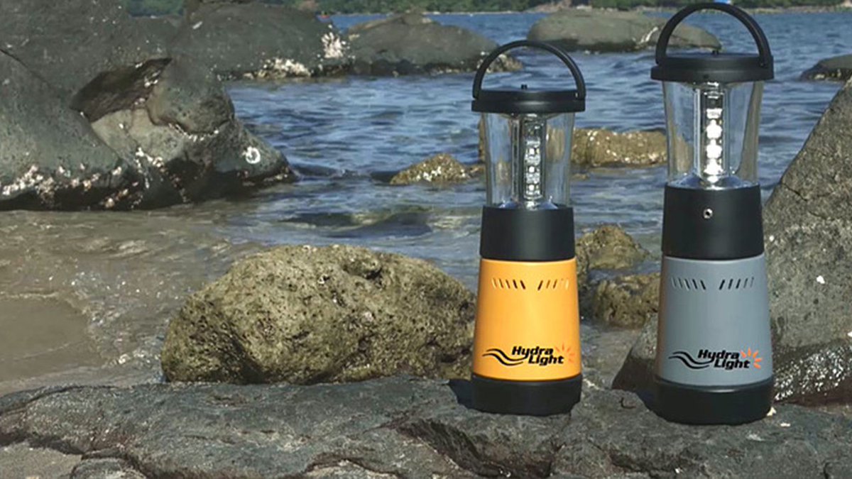 MalditosNerdsVX's tweet photo. #HydraLight es un dispositivo para generar energía del agua salada en tu #TecnoCamping https://t.co/xYWeKPsWLi https://t.co/LXRlvgtf6n