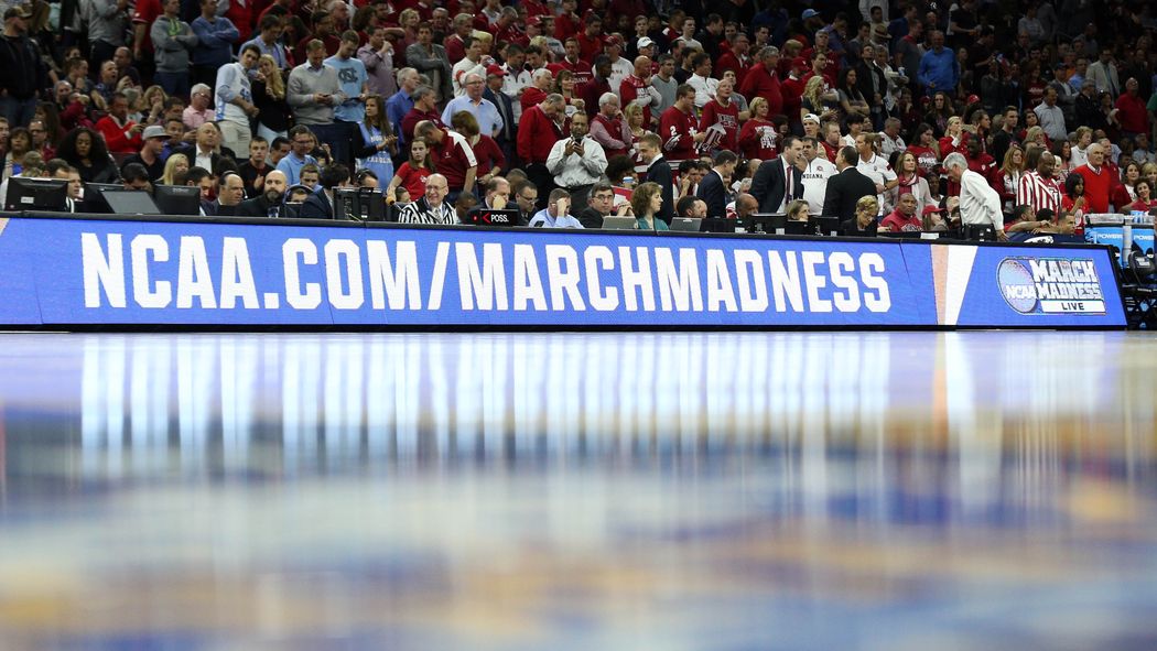 BTpowerhouse's tweet photo. 2016 NCAA Tournament Elite Eight TV Schedule, Times, and Announcers and Open Thread. https://t.co/EOwYa5LixR https://t.co/YtrtIfyMeG