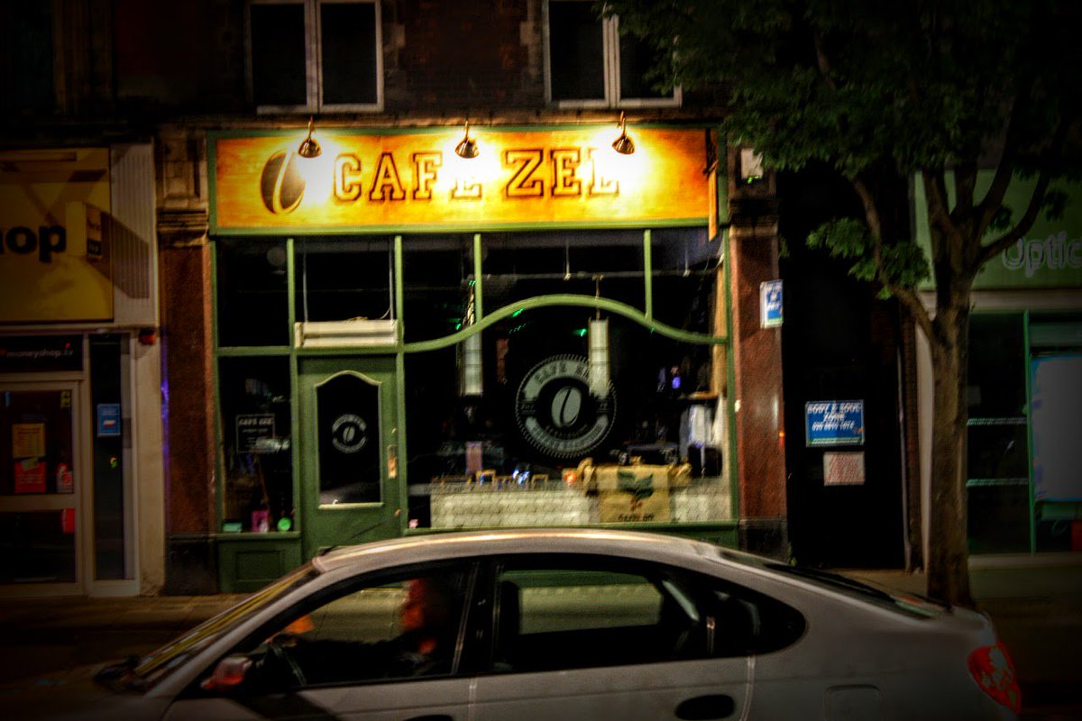 GeorgeMorina's tweet photo. #Ealing @ Night  #London #UnitedKingdom #photography © @GeorgeMorina. https://t.co/vwUNQzbcM7