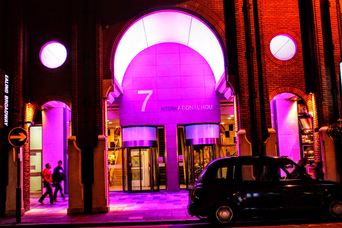 GeorgeMorina's tweet photo. #Ealing @ Night  #London #UnitedKingdom #photography © @GeorgeMorina. https://t.co/vwUNQzbcM7