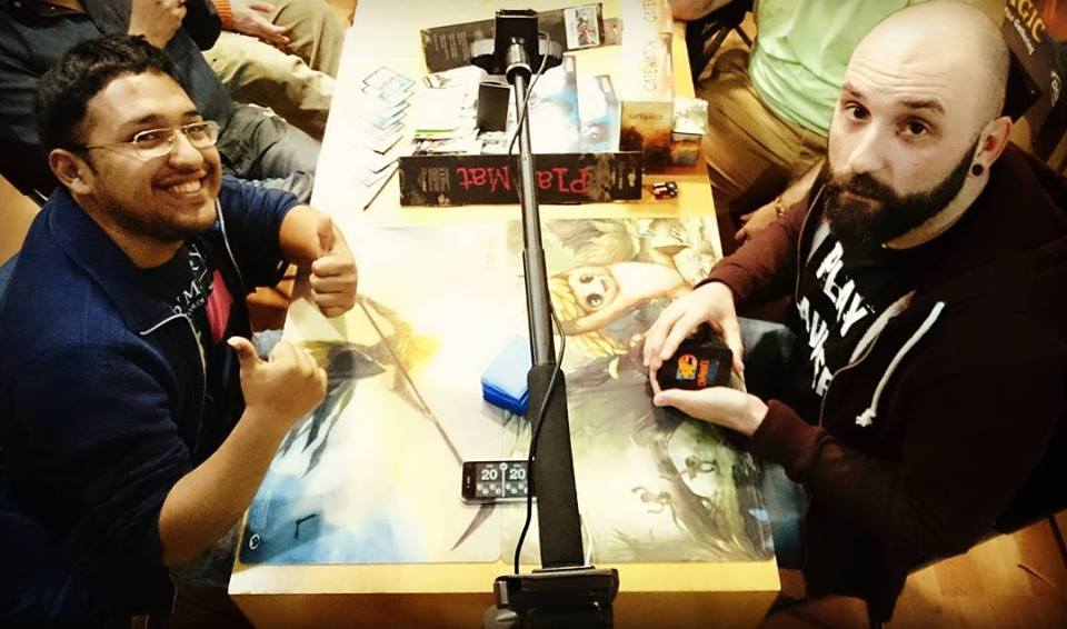 rebellion_es's tweet photo. Esta es la final, y esa la cámara.con la que grabaremos las partidas Emoticono wink #WLR2016 @wizards_magicES https://t.co/vTW0RJ0U5K