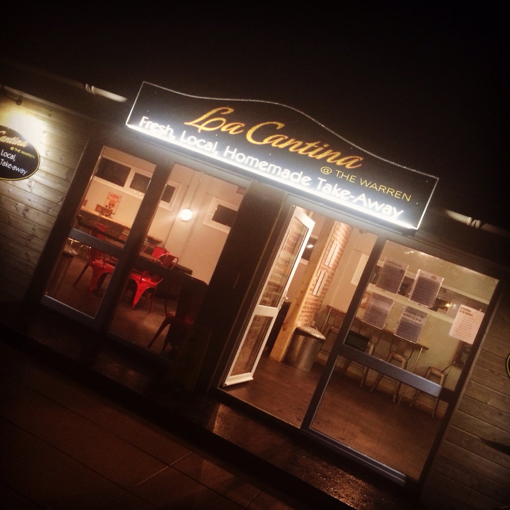 TimGolder's tweet image. A lull after the rush!!!! Open to 9pm #dawlish #devon #lcatdw