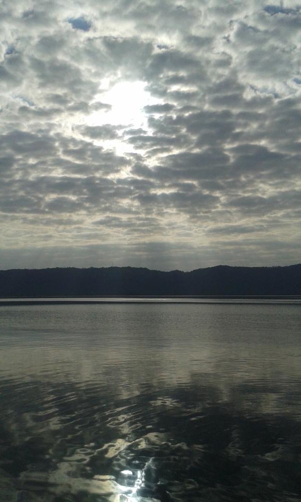 FiorellaSeRo's tweet photo. @HostalNetara así amaneció el LagodeCoatepeque Coatepeque esta mañana,  #SabadoDeGanarSeguidores   #ElSalvador https://t.co/sRAO02PyQ1