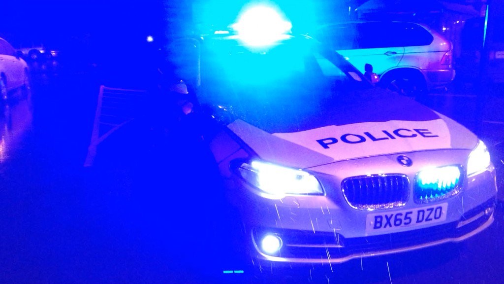 MPSHackney's tweet photo. Officers found man collapsed N16. GD1,GD3&amp;G1L first aid provided by police medic. Man now in care of LAS #ResponseE https://t.co/HQSJLprwVv