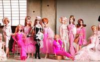 vittoriolussana's tweet photo. I 700 ESEMPLARI CHE HANNO FATTO LA STORIA DELLA BARBIE
https://t.co/0OPoEuIV4o
#Barbie @carladeleoQB @PI_ilmagazine https://t.co/WuST15QJ3K