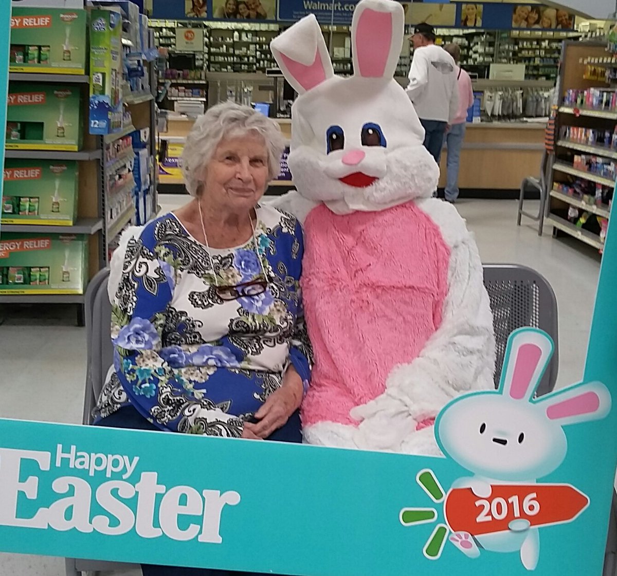 PamCarleton's tweet photo. Happy Easter family and friends! #easterbunny https://t.co/XbCQNbNKBr
