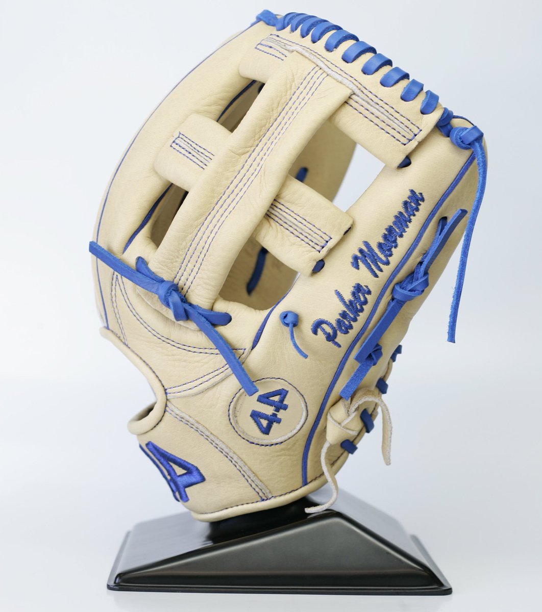 custom gloves softball