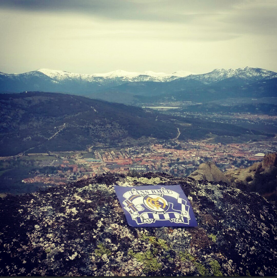 GradaFansRMCF's tweet photo. En la sierra madrileña o en las playas canarias, pero disfrutando de las vacaciones #FelizSabado #FansRMCF 🌞🌲 https://t.co/2ArmsSbHyg