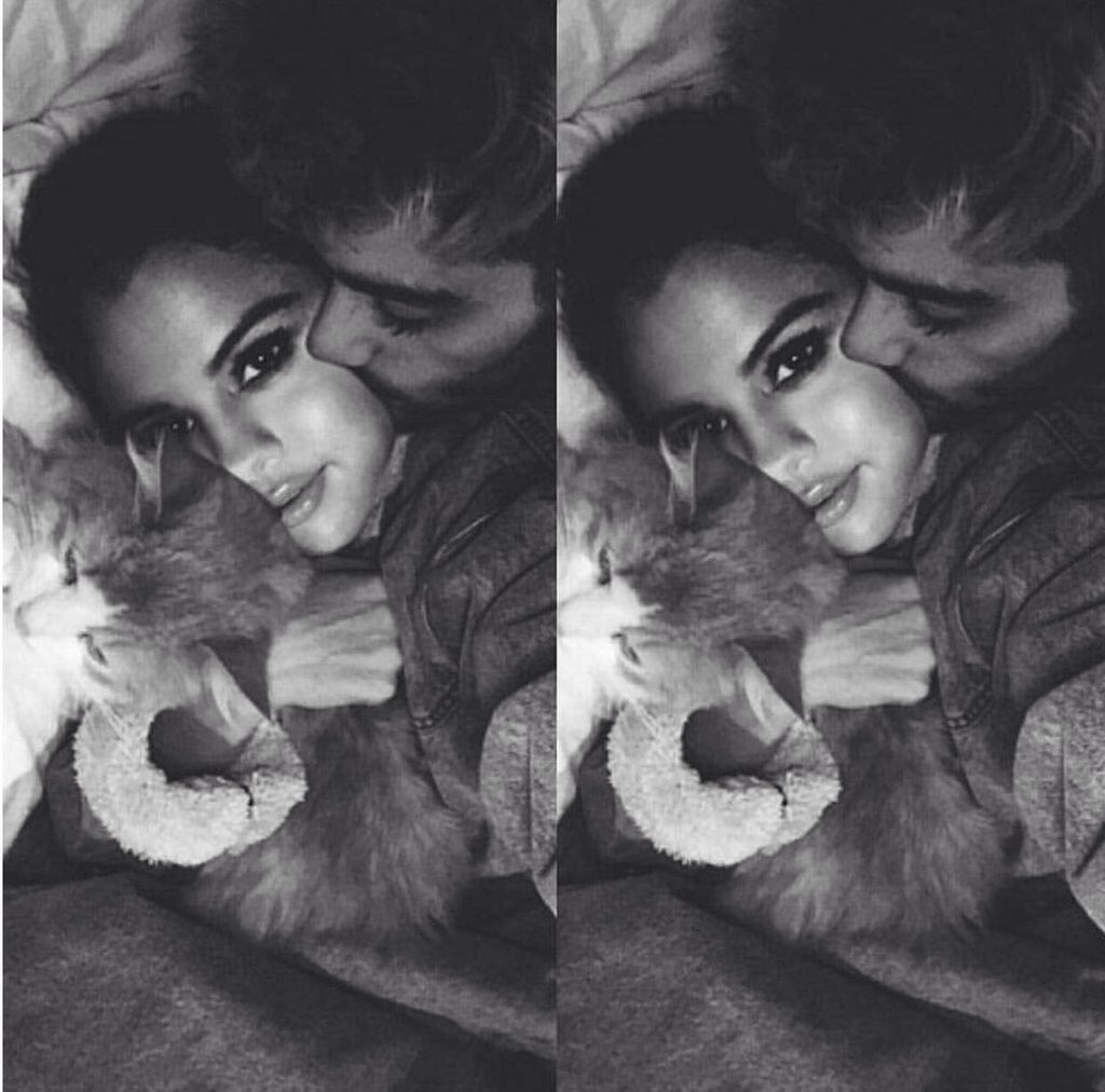 randomxshitx's tweet photo. Zayn and Selena 😍 https://t.co/ioC3ZtAzgs