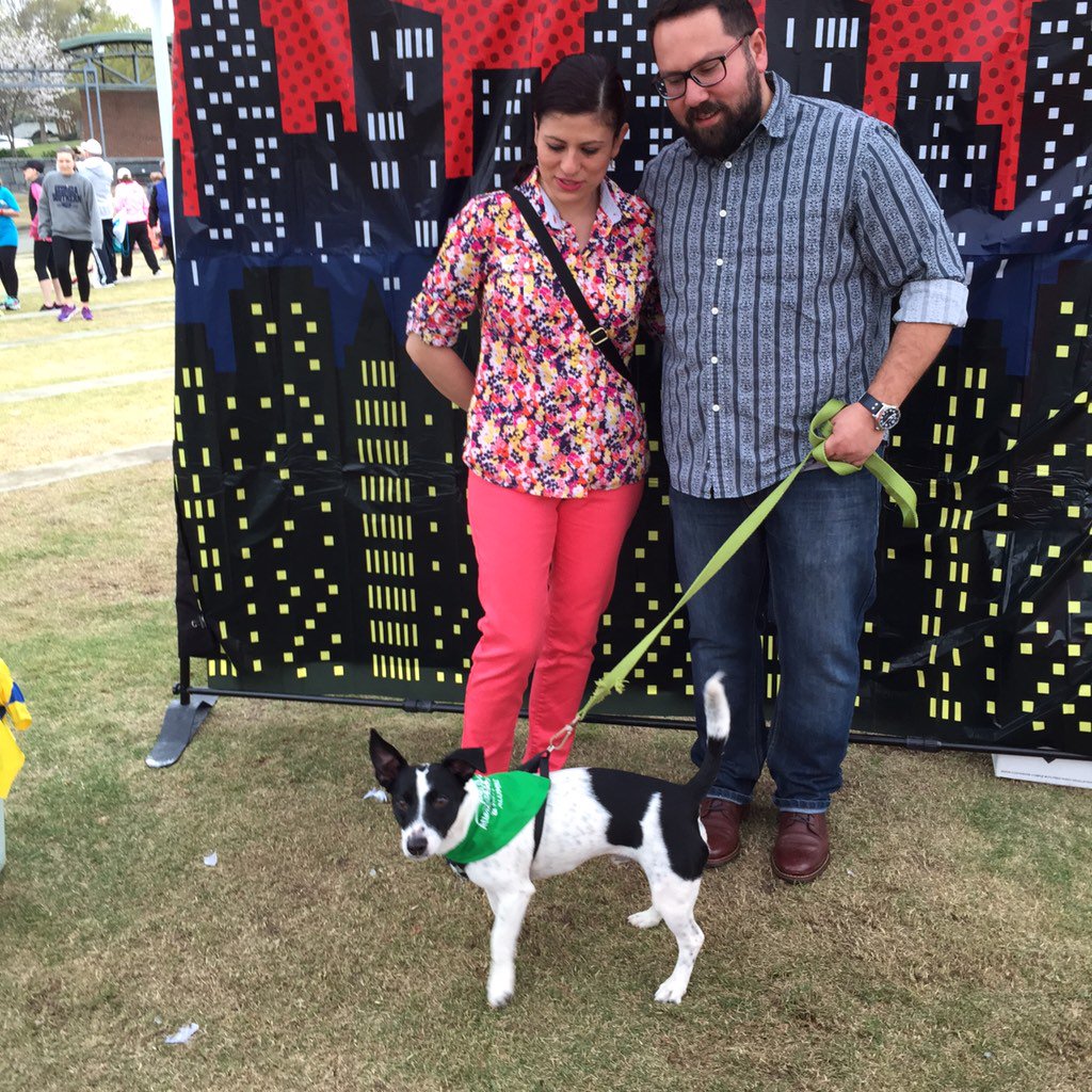 ParkNTicket's tweet photo. Makin' friends at the @Run4Rescues5K https://t.co/fseSi40R1r