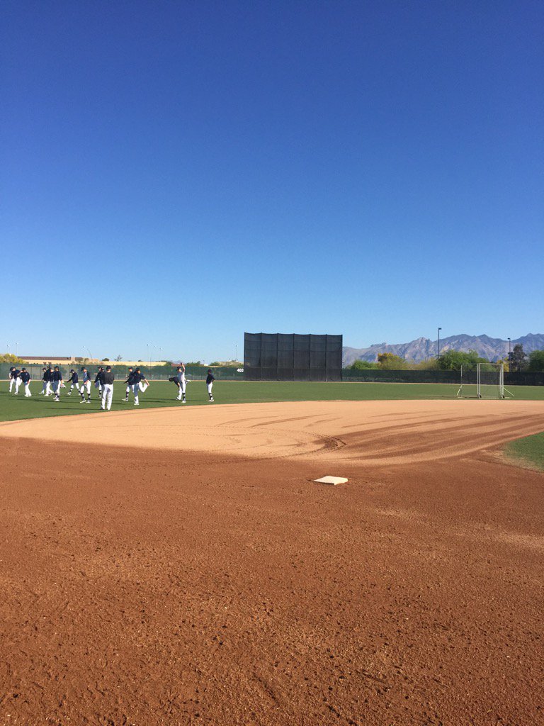 DMcKillopJR's tweet image. Warming up for 1st games in AZ @PanthersBSBL #GoMidd #SpringBaseball #HereWeGo  #ExecuteWithConfidence
