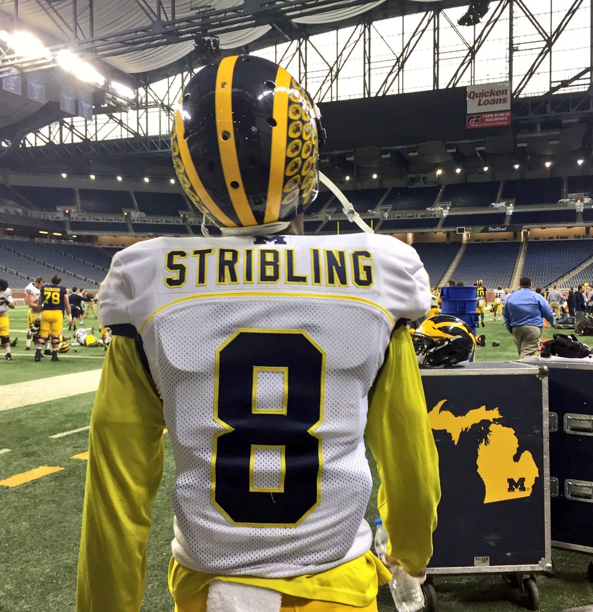 UMichFootball's tweet photo. .@Prettyboi_Strib ready to ball hawk today. #GoBlue https://t.co/wNVfWEmXi9
