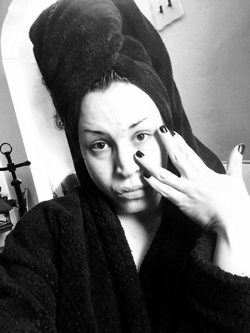 #clean #showerpic #livelongandprosper Happy Saturday https://t.co/hoS2rsagoH<a href="/tag/clean"class="tags">#clean</a><a href="/tag/showerpic"class="tags">#showerpic</a><a href="/tag/livelongandprosper"class="tags">#livelongandprosper</a>