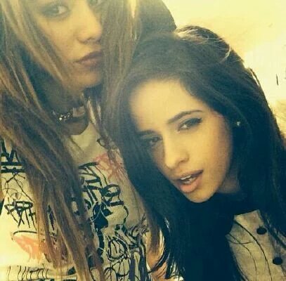 5HBrasilRS's tweet photo. ❤❤😢
RT pra ajudar...
GO HARMONIZERS 
#Harmonizers #iHeartAwards #BestFanArmy https://t.co/eBgzOPOpb8
