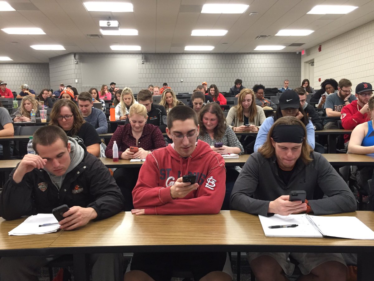 Here's what it looks like to teach a college class from a professor's perspective#highered