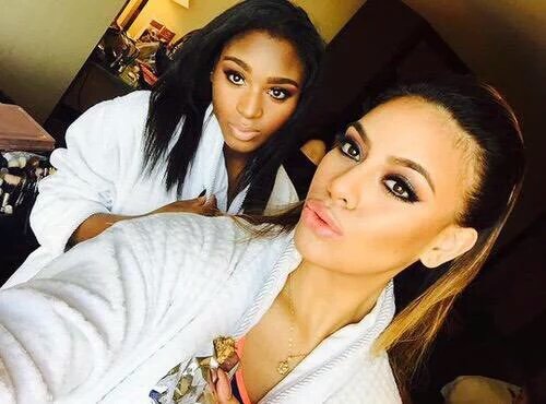 5HBrasilRS's tweet photo. ❤❤😢
RT pra ajudar...
GO HARMONIZERS 
#Harmonizers #iHeartAwards #BestFanArmy https://t.co/uBpmpEttvy