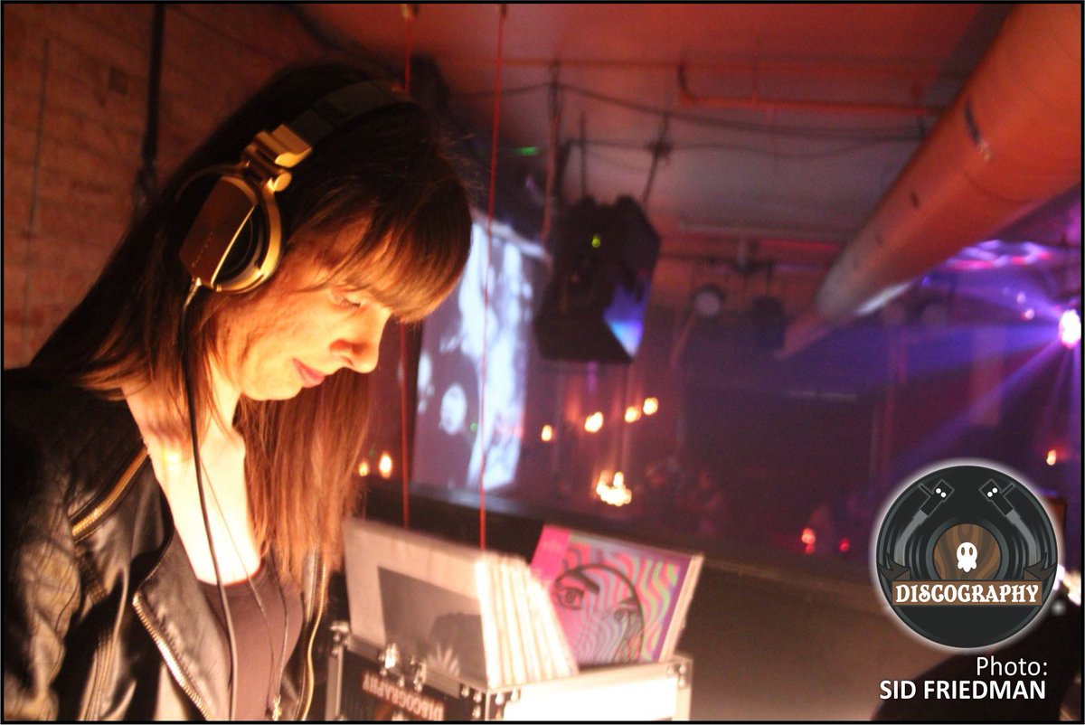 discographydjs's tweet photo. #Discography48 photos
by @SIdman via our FB page: 

►https://t.co/Zhh7Zw1l0p

#Discography49: 03/27 @BaltimoreMMXI https://t.co/tkCeIRHz3B