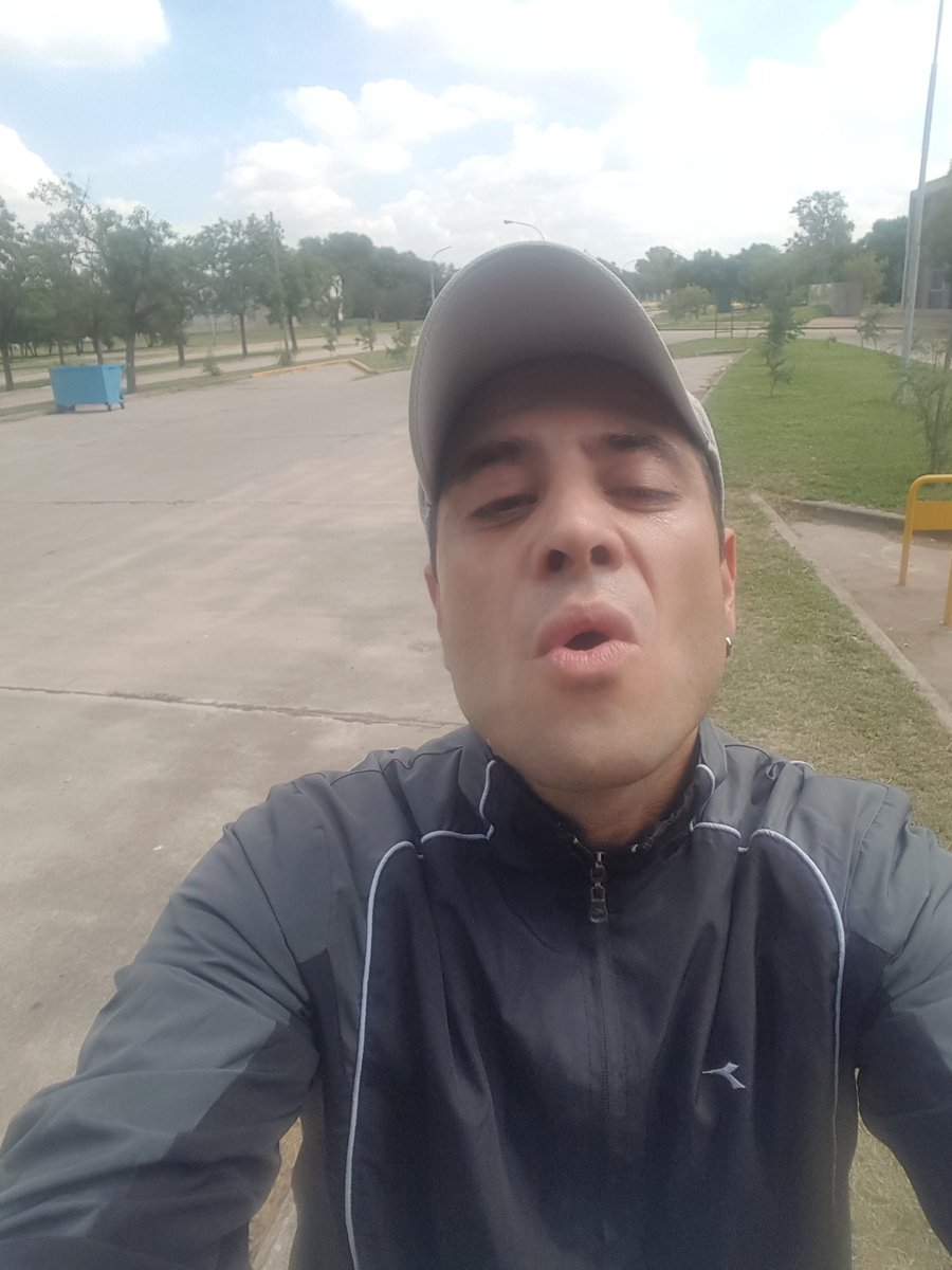 rioquez's tweet photo. Nada como el aire puro! Feliz sábado! Feliz cumple compañera te amo! Público amado hoy agraria Colonia Caroya https://t.co/K2KoyTwFkr