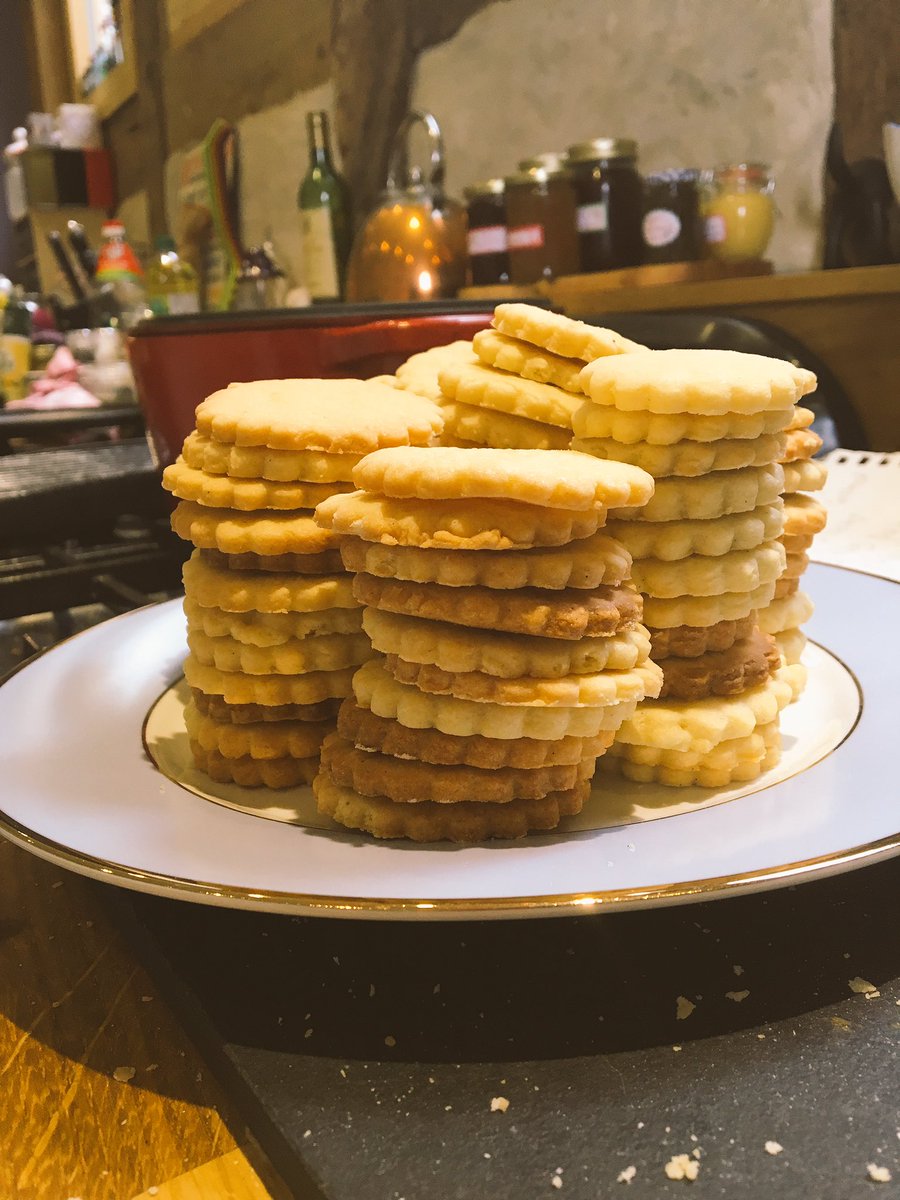 bakerays's tweet photo. The biscuits are stacking up! Getting ready to ice! ๐ช #bakeray #eastertreats #easter ๐ฃ https://t.co/OnO4GBmC4m