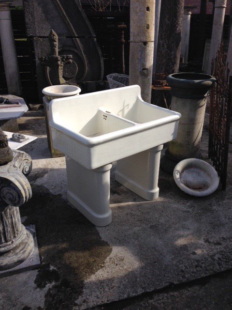 Verzending Mis aanraken Medussa antiek on Twitter: "@MedussaAntiques Oude wasbak op poten te koop  #medussa #antiek Old sink on feet for sale #antiques #antiquités  https://t.co/PvY0ooIxI6" / Twitter