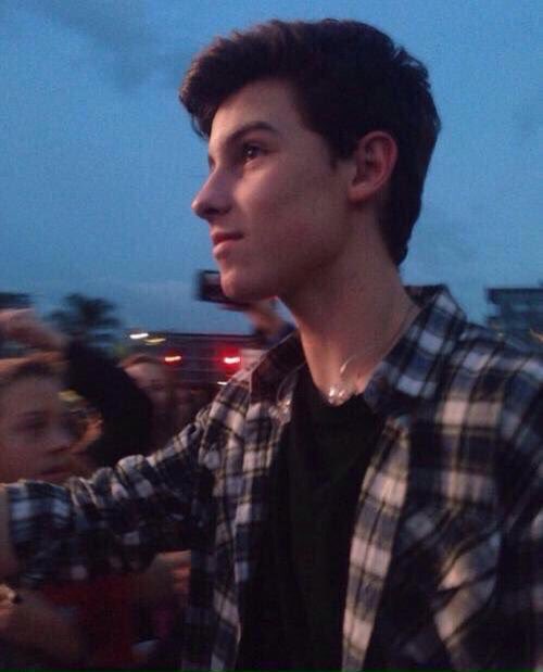 hotvnot's tweet photo. Shawn Medes

RT for HOT
LIKE for NOT https://t.co/clzX9JXFrf
